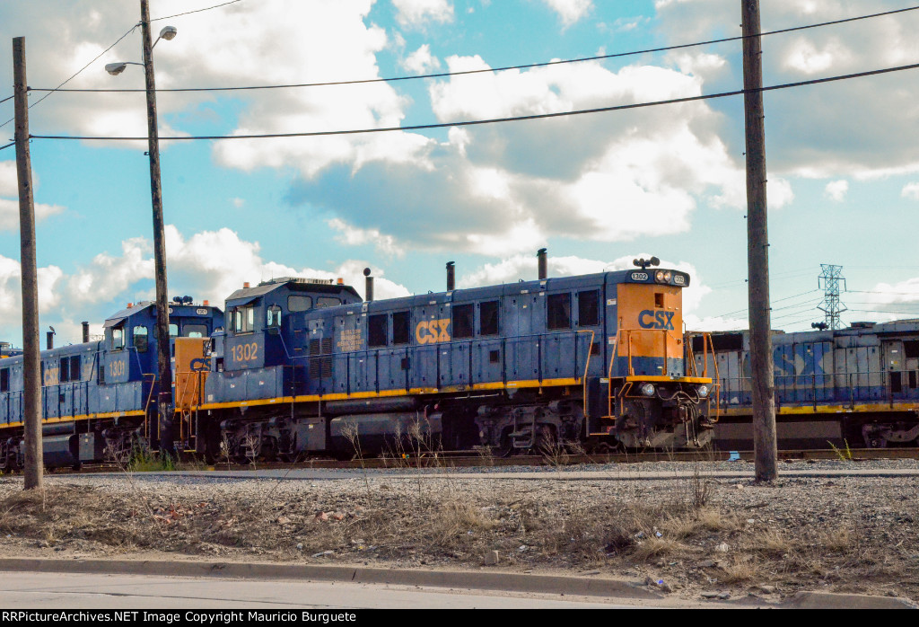 CSX 3GS21B Locomotives in the yard